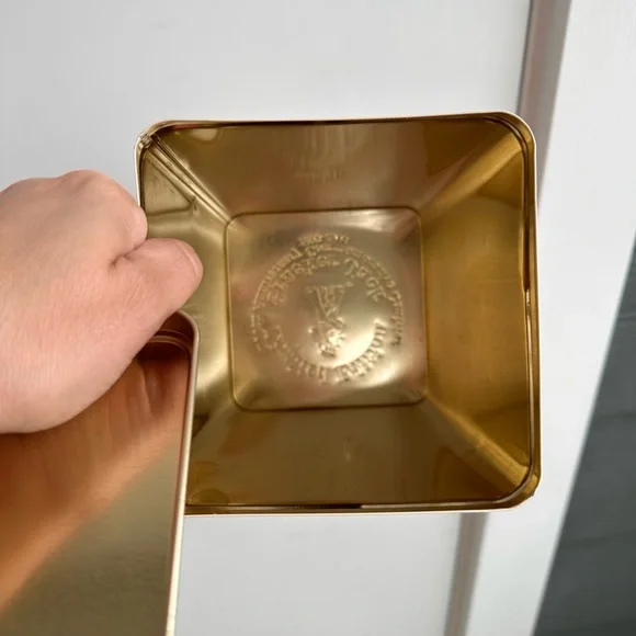 Vintage (1993) Cracker Jack Tin - Picture 7 of 7